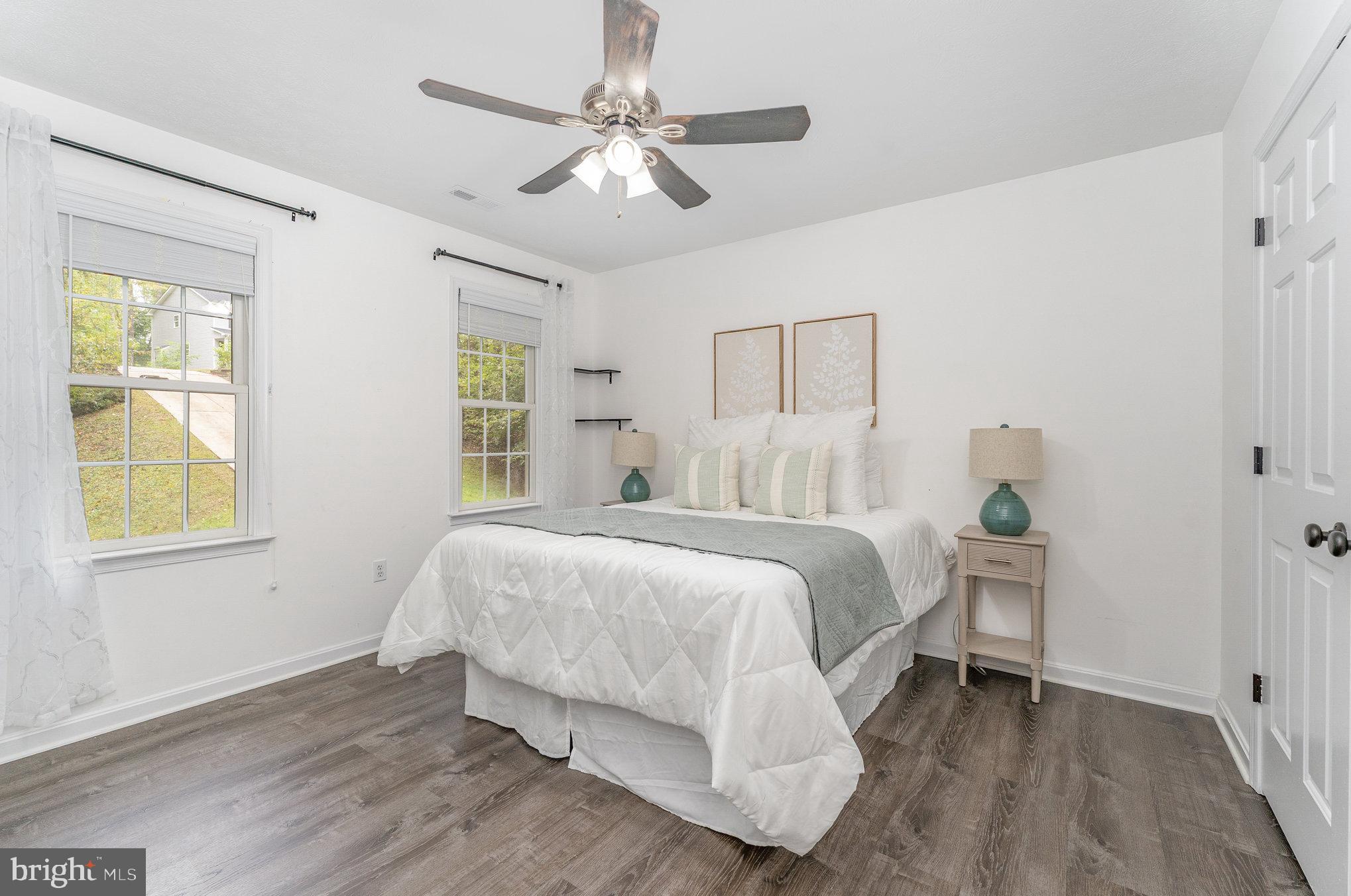 PRESIDENTIAL LAKES - Residential