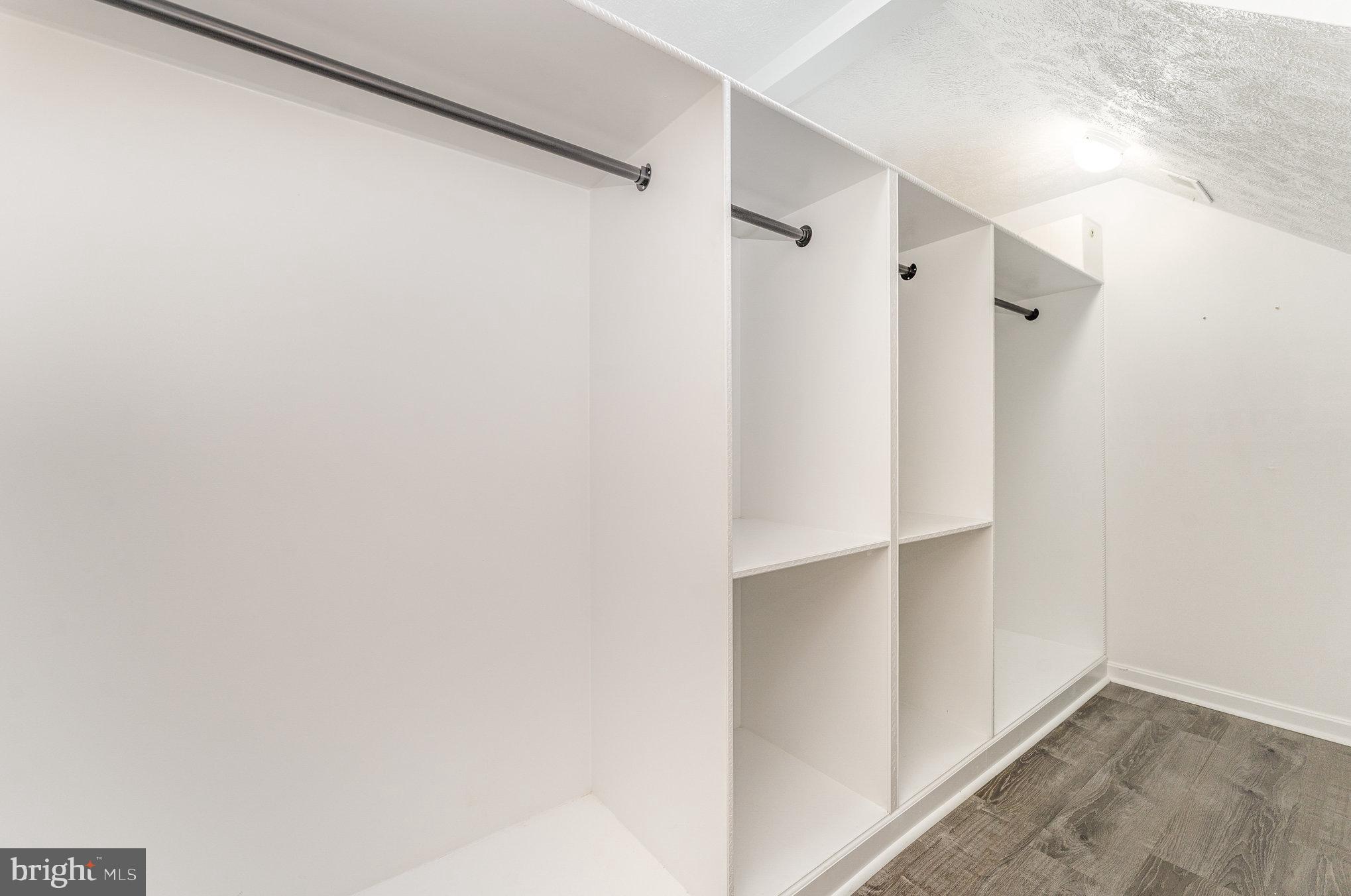 PRESIDENTIAL LAKES - Residential