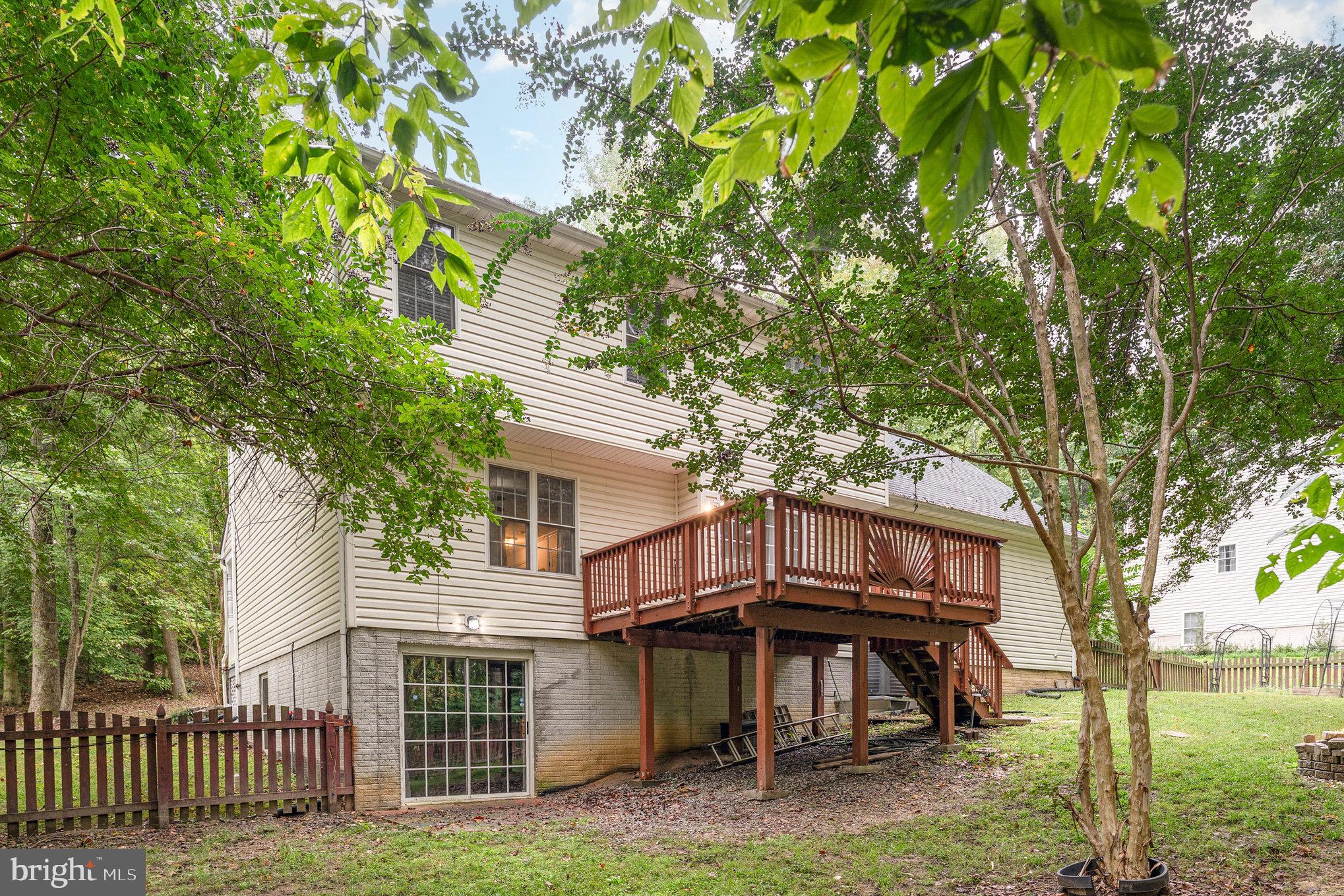 PRESIDENTIAL LAKES - Residential