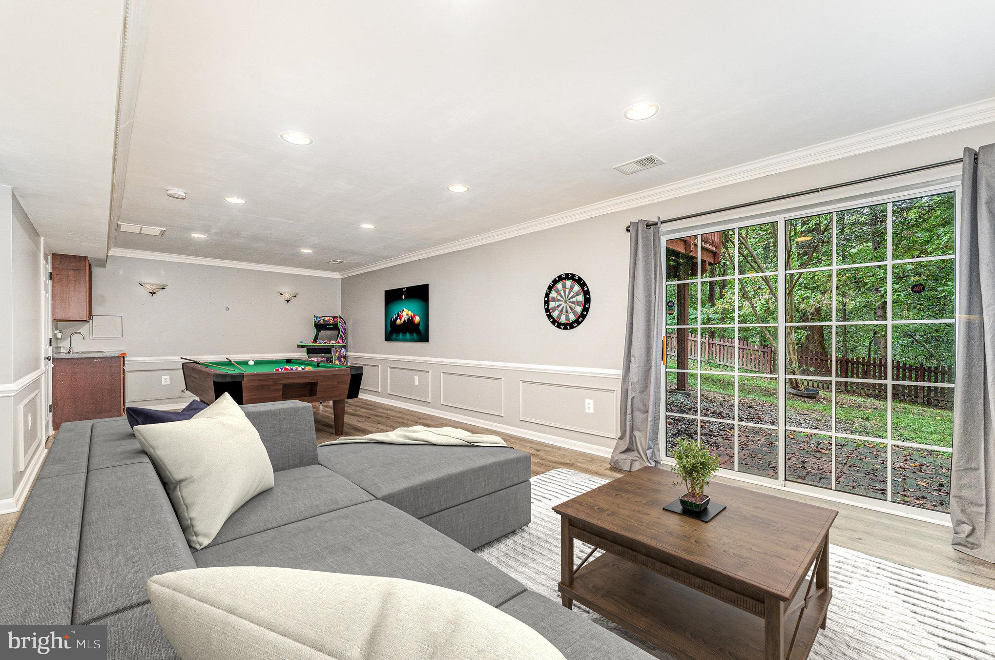 PRESIDENTIAL LAKES - Residential