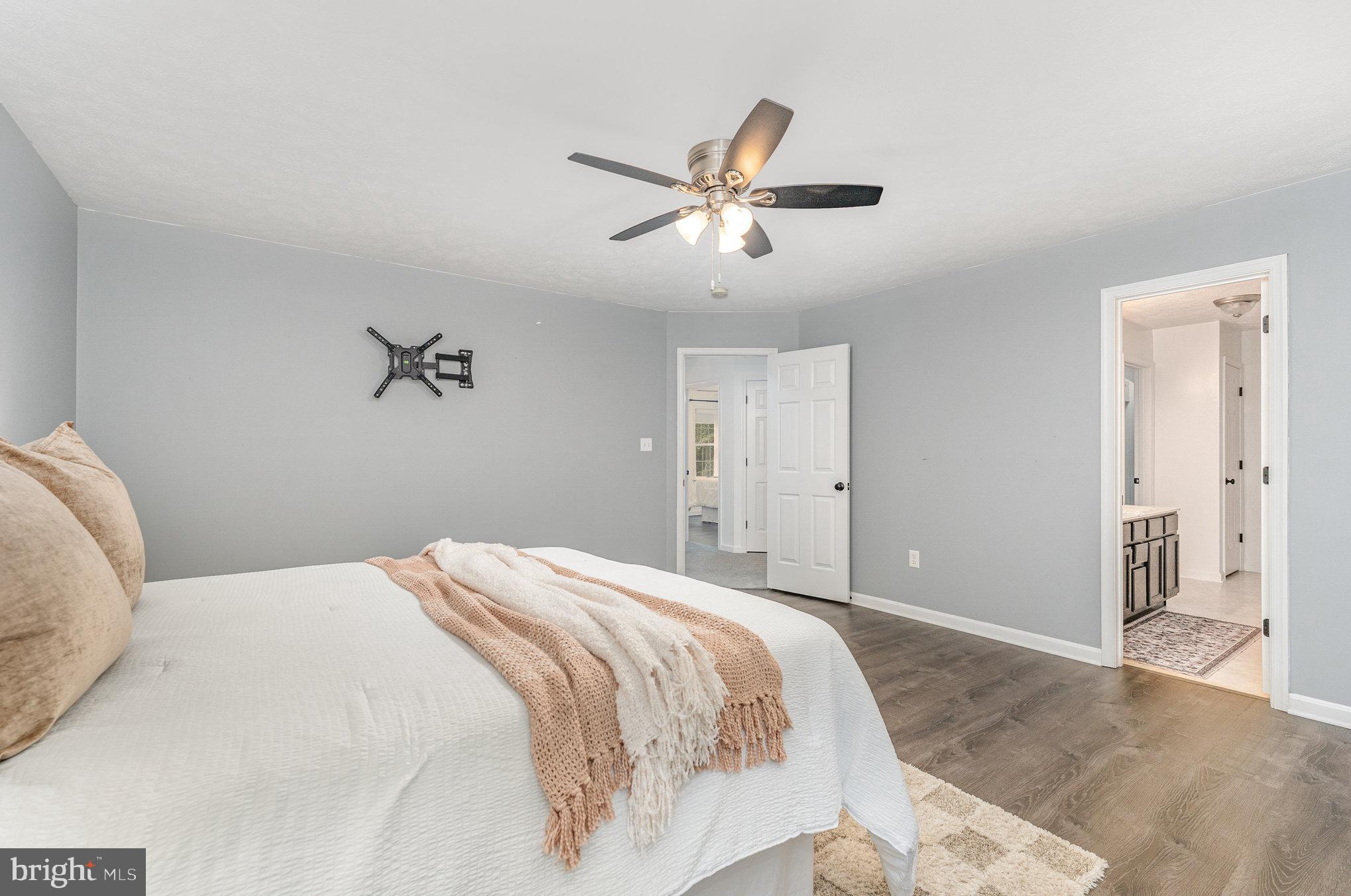 PRESIDENTIAL LAKES - Residential