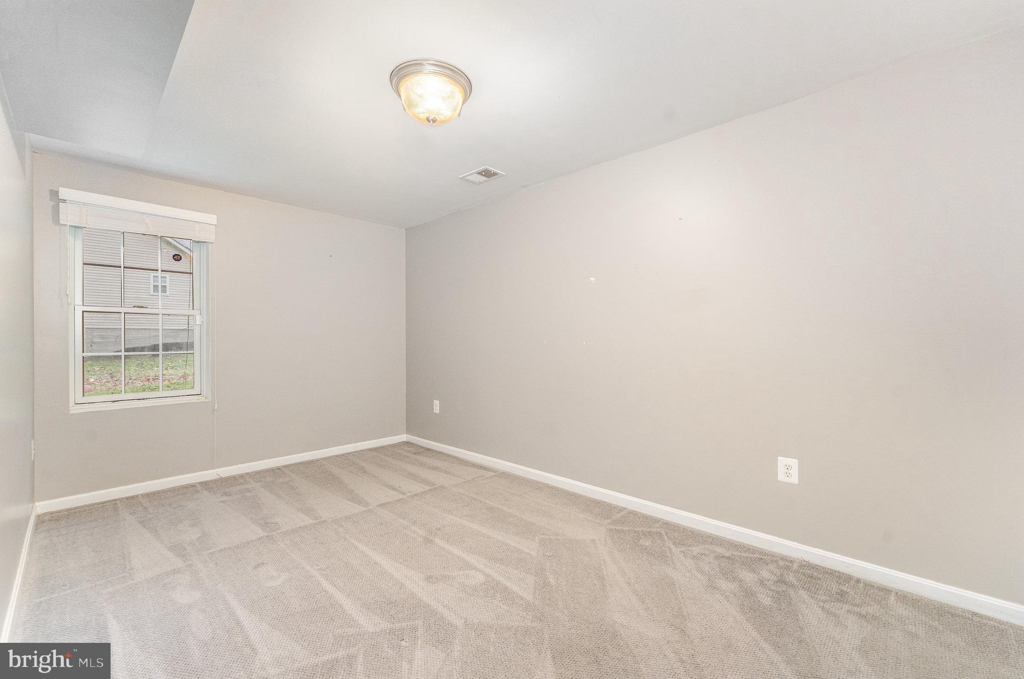 PRESIDENTIAL LAKES - Residential