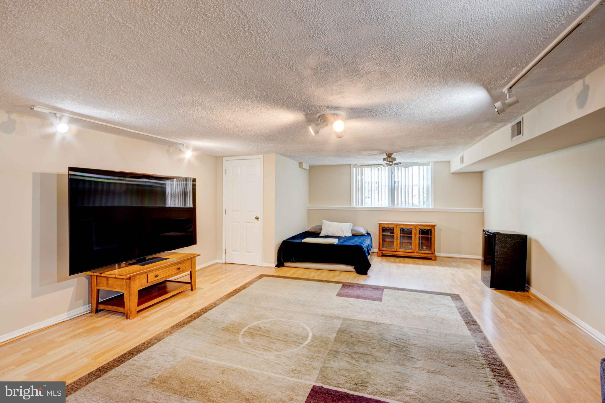 ARBOUR MANOR - Residential