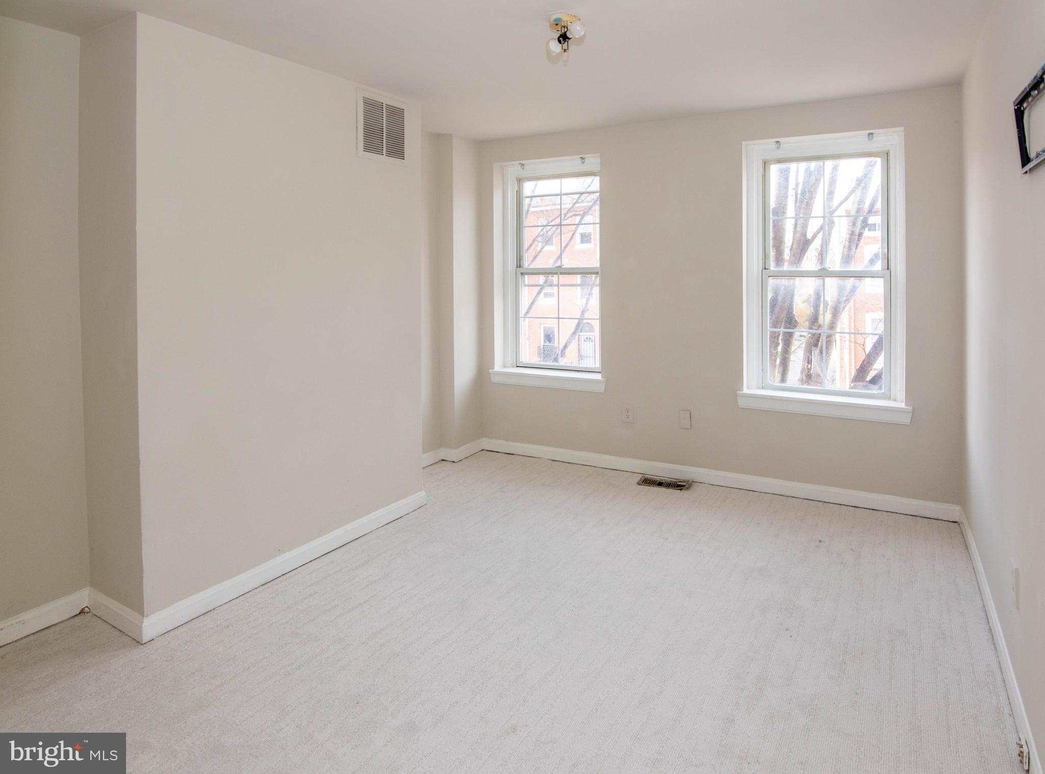 HOLLINS MARKET - Residential