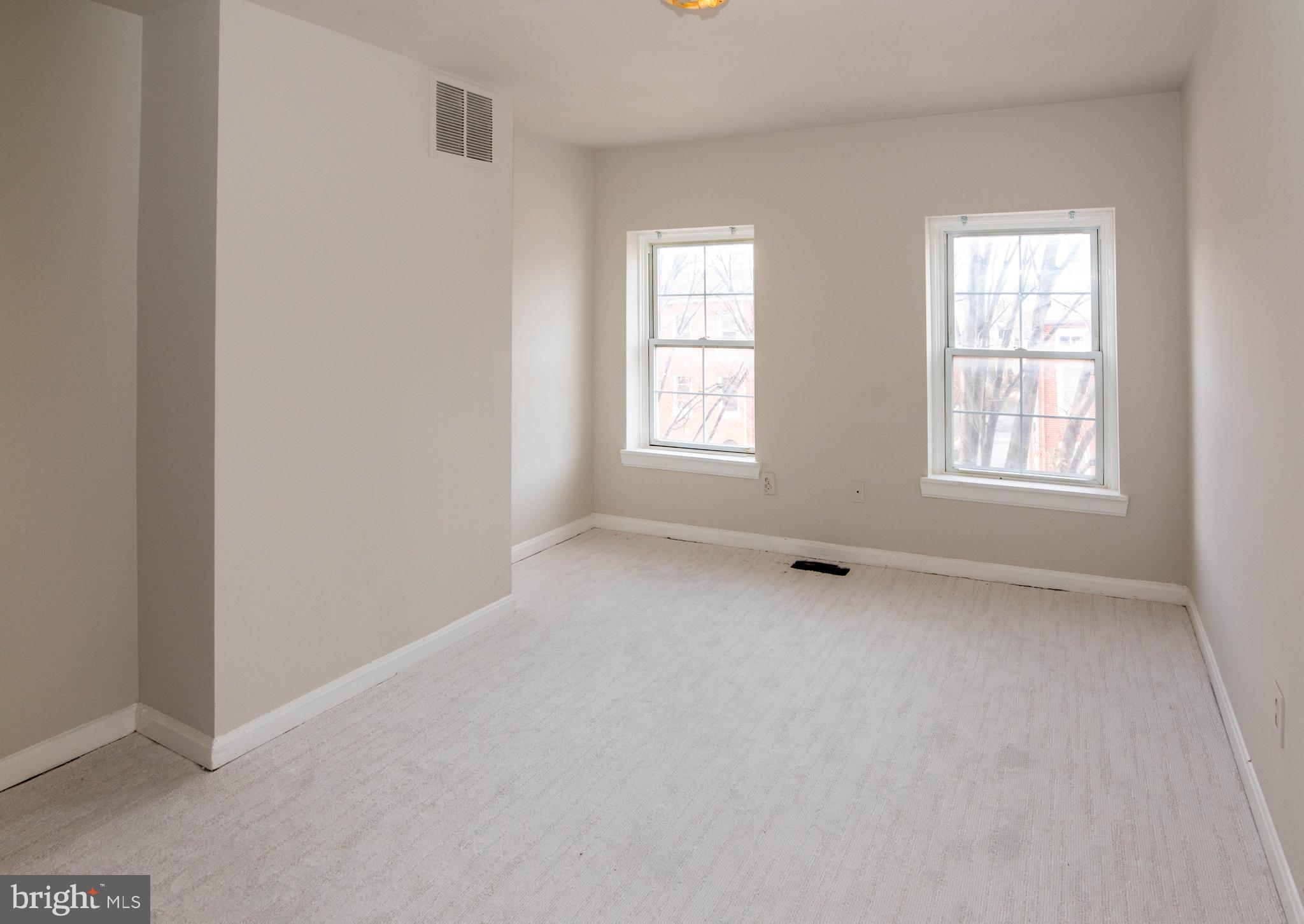 HOLLINS MARKET - Residential