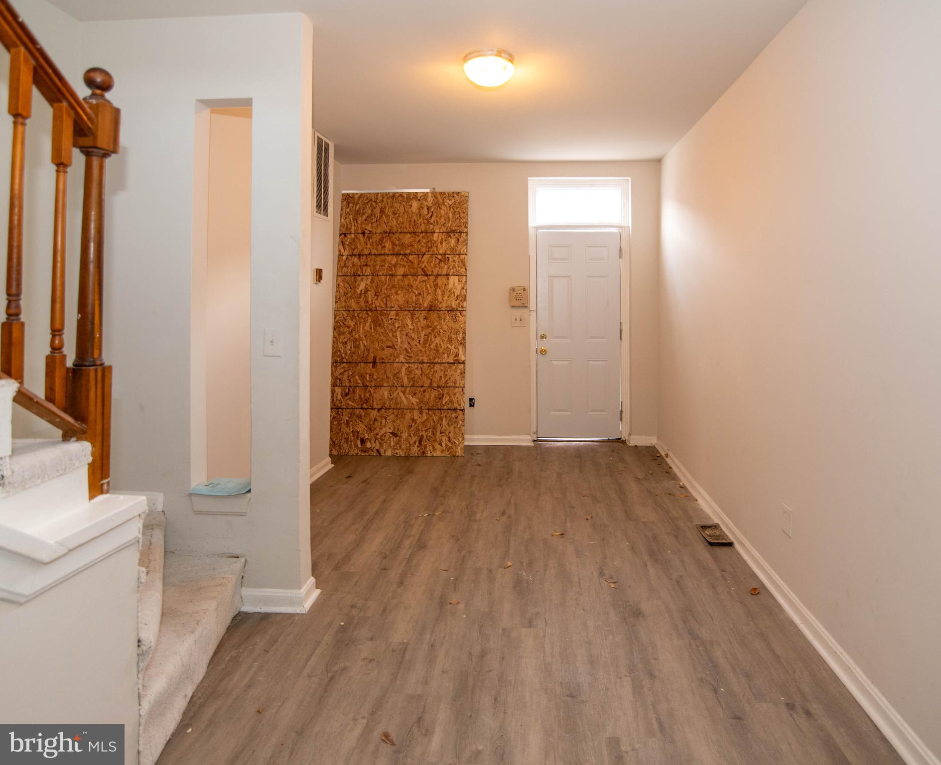 HOLLINS MARKET - Residential