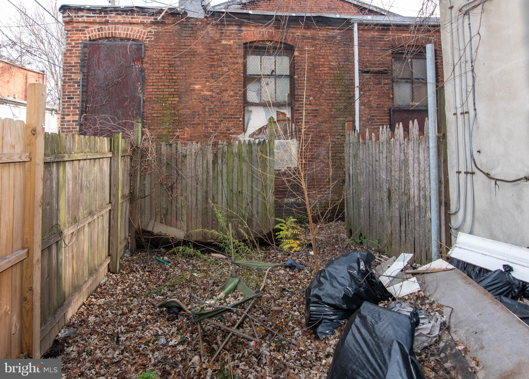 HOLLINS MARKET - Residential