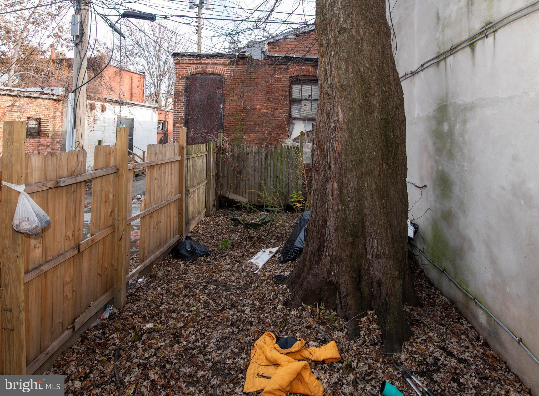 HOLLINS MARKET - Residential