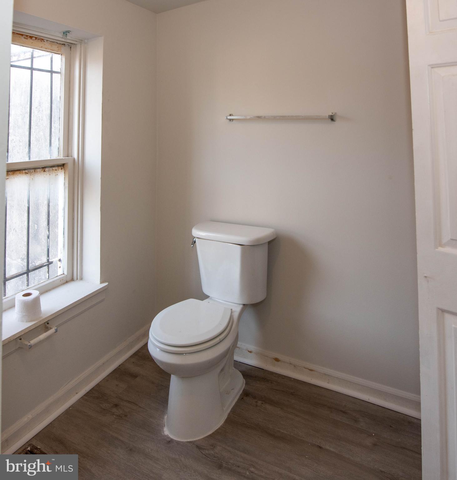 HOLLINS MARKET - Residential