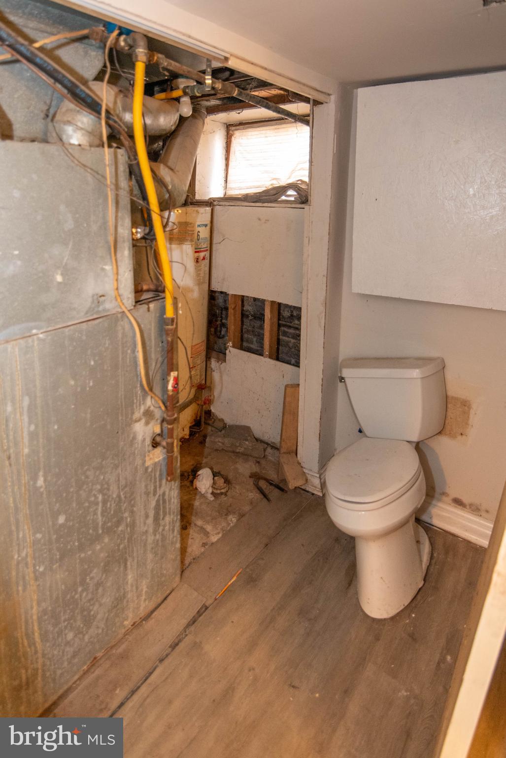 HOLLINS MARKET - Residential