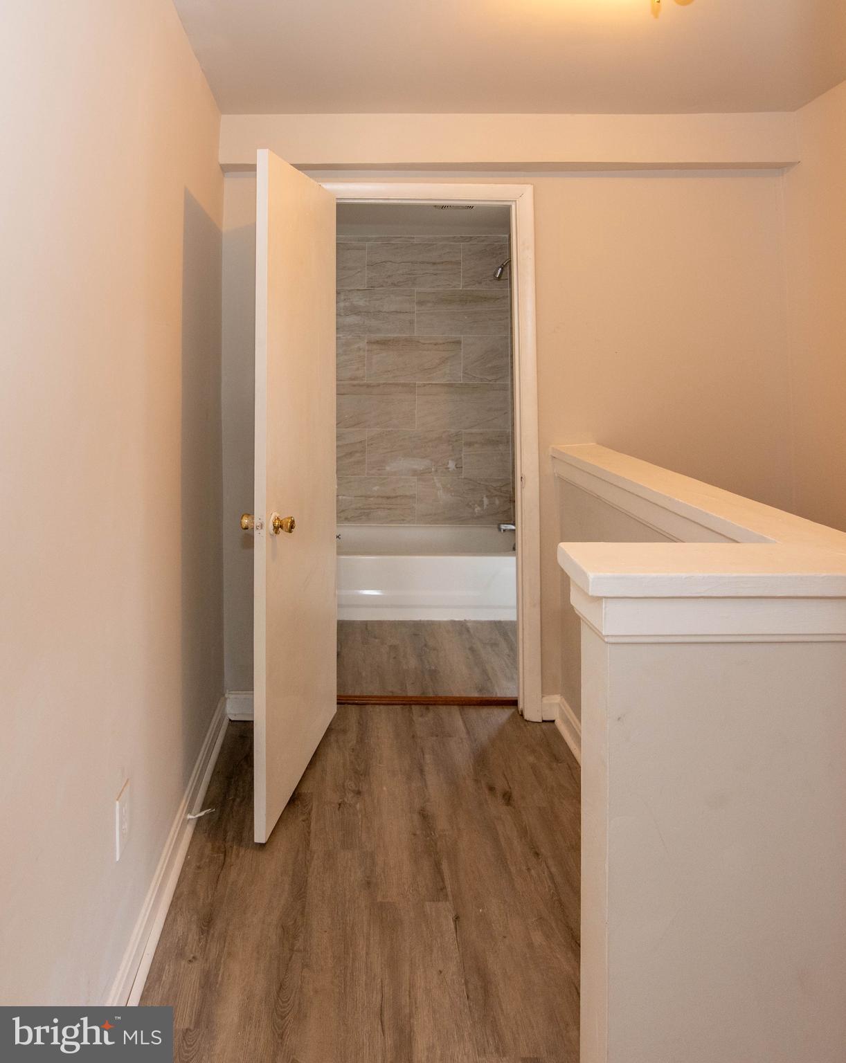 HOLLINS MARKET - Residential