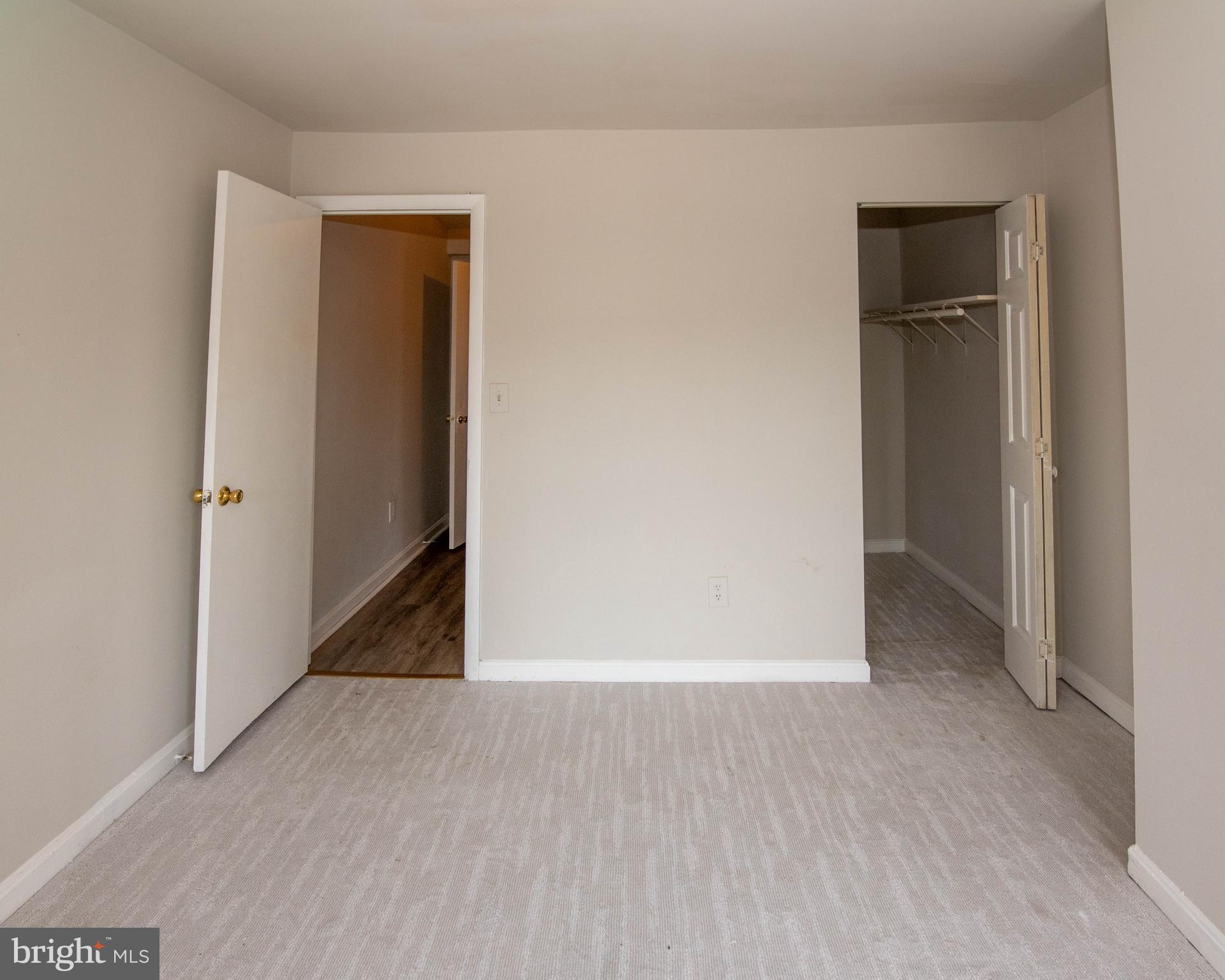 HOLLINS MARKET - Residential