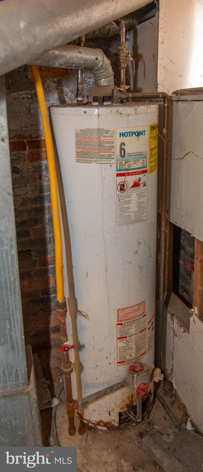 HOLLINS MARKET - Residential