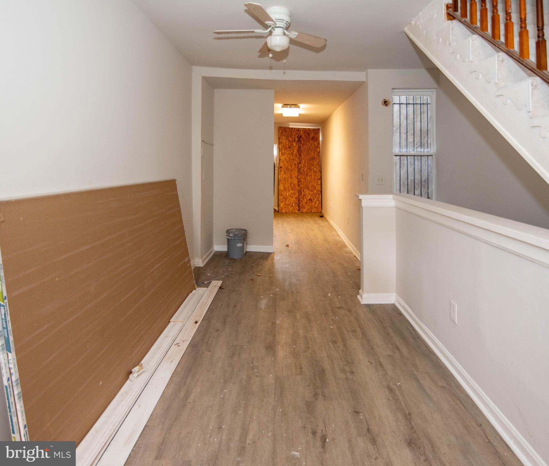 HOLLINS MARKET - Residential