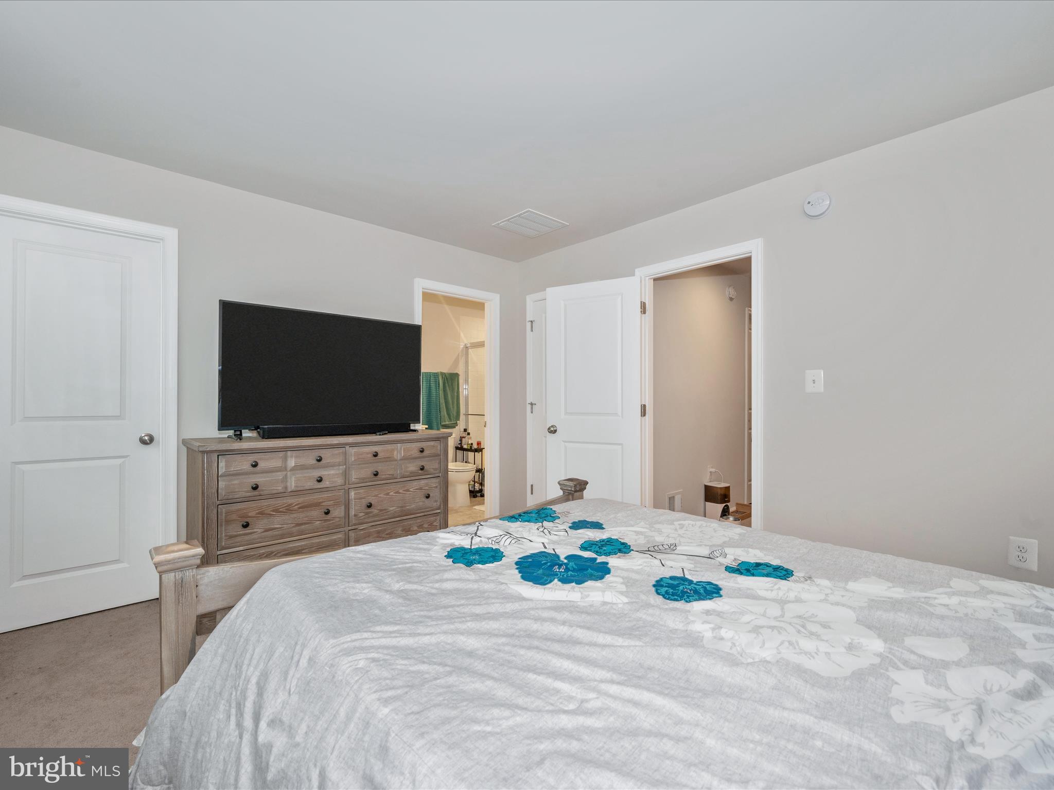 PRESIDENTS POINTE - Residential