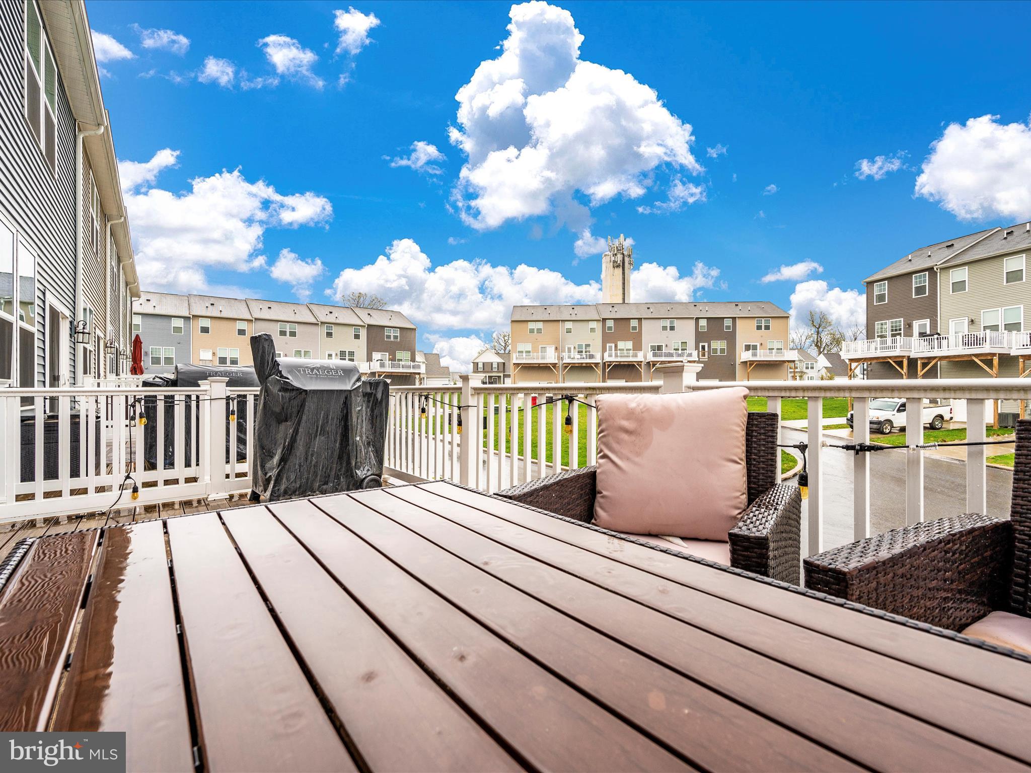 PRESIDENTS POINTE - Residential