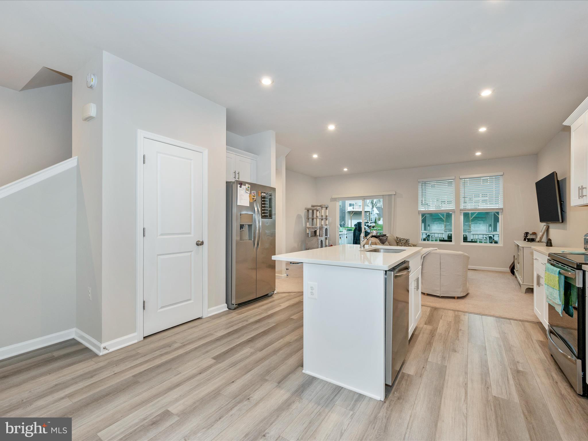 PRESIDENTS POINTE - Residential