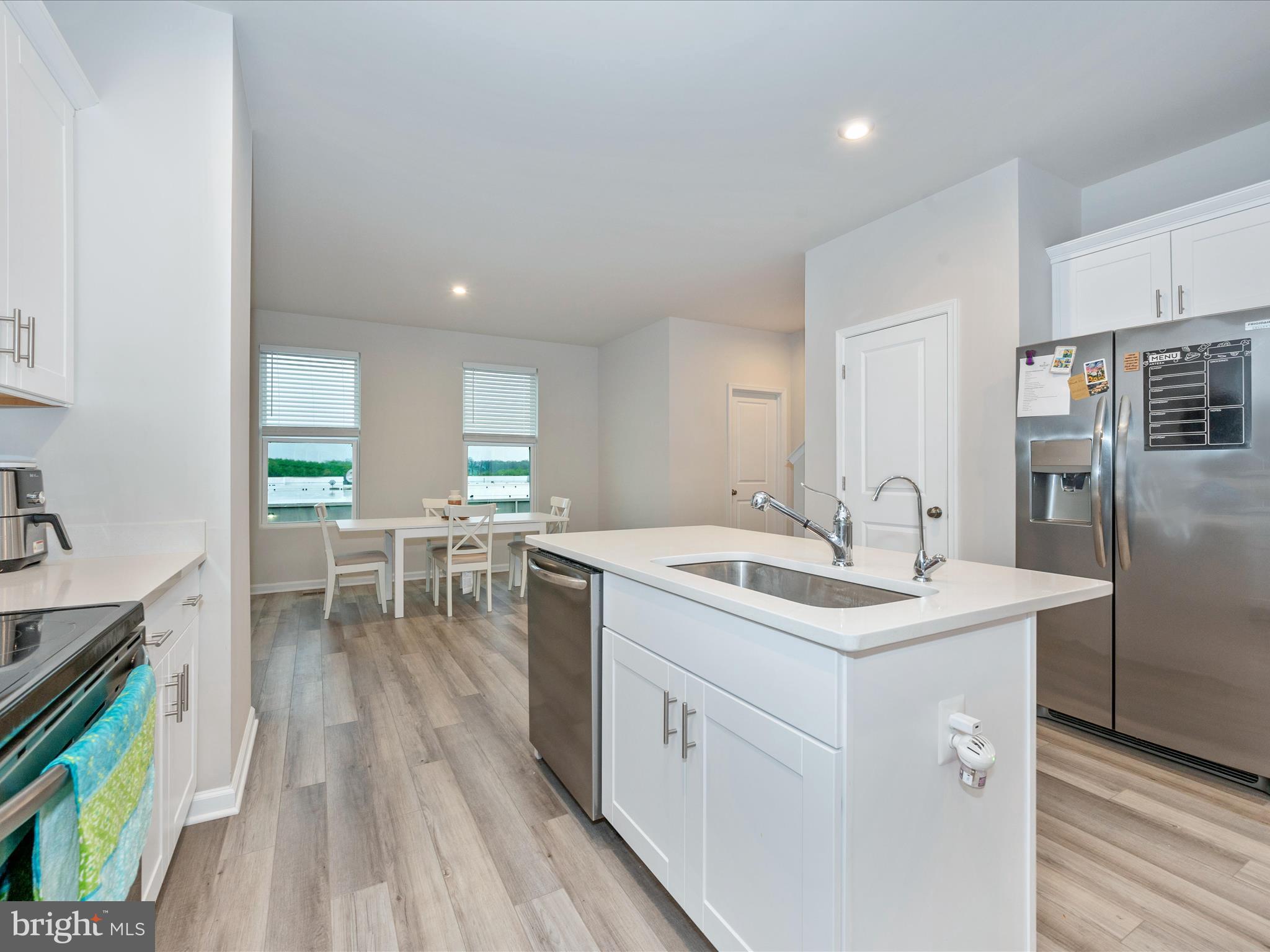 PRESIDENTS POINTE - Residential