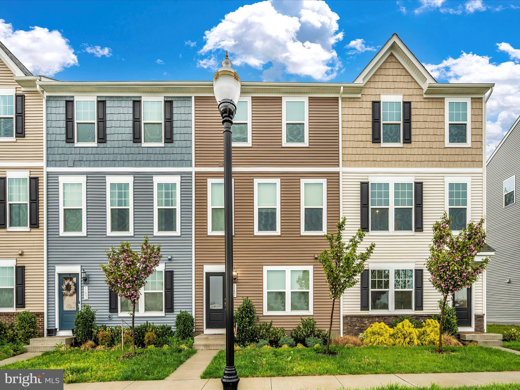 PRESIDENTS POINTE - Residential