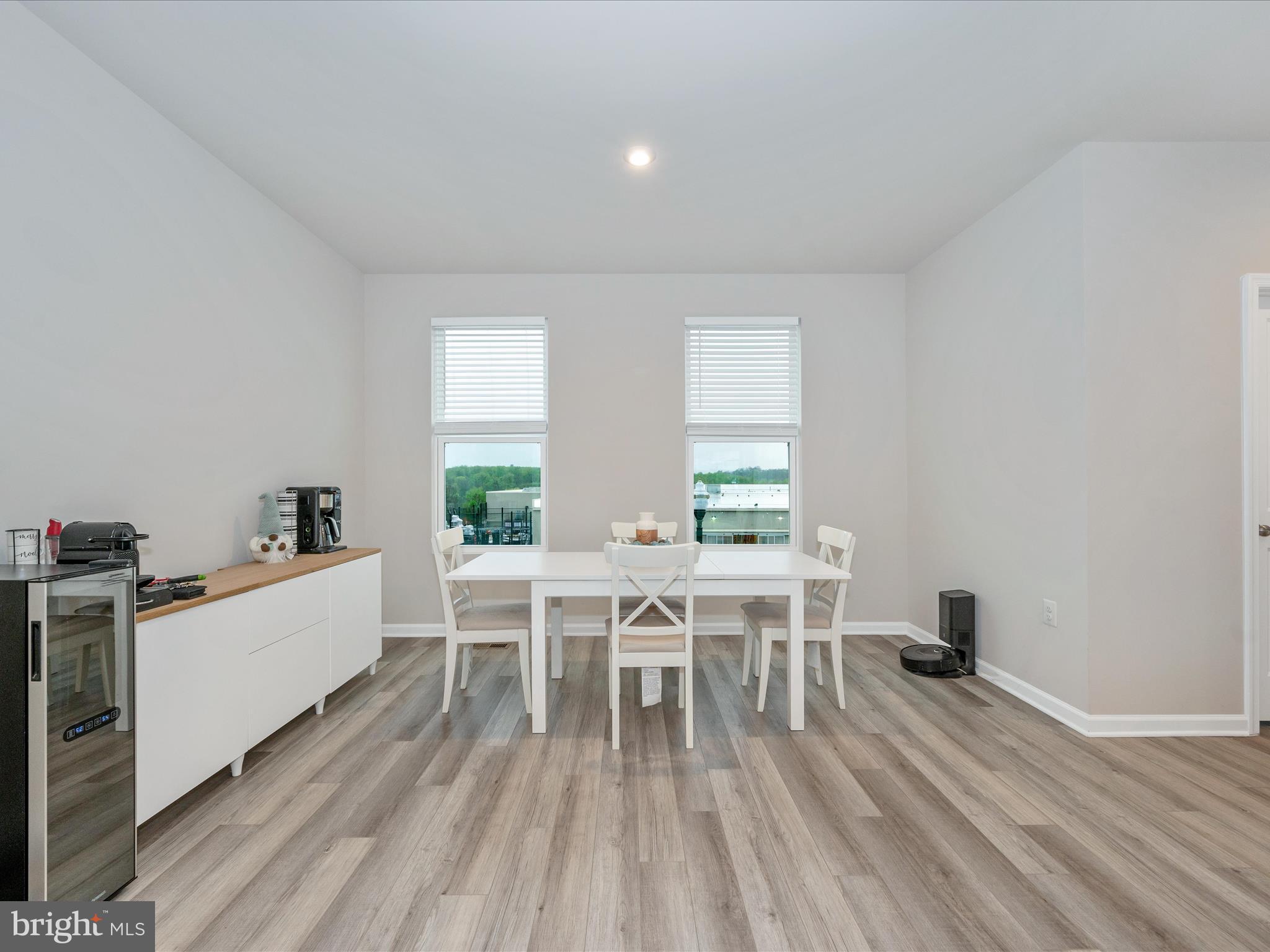 PRESIDENTS POINTE - Residential