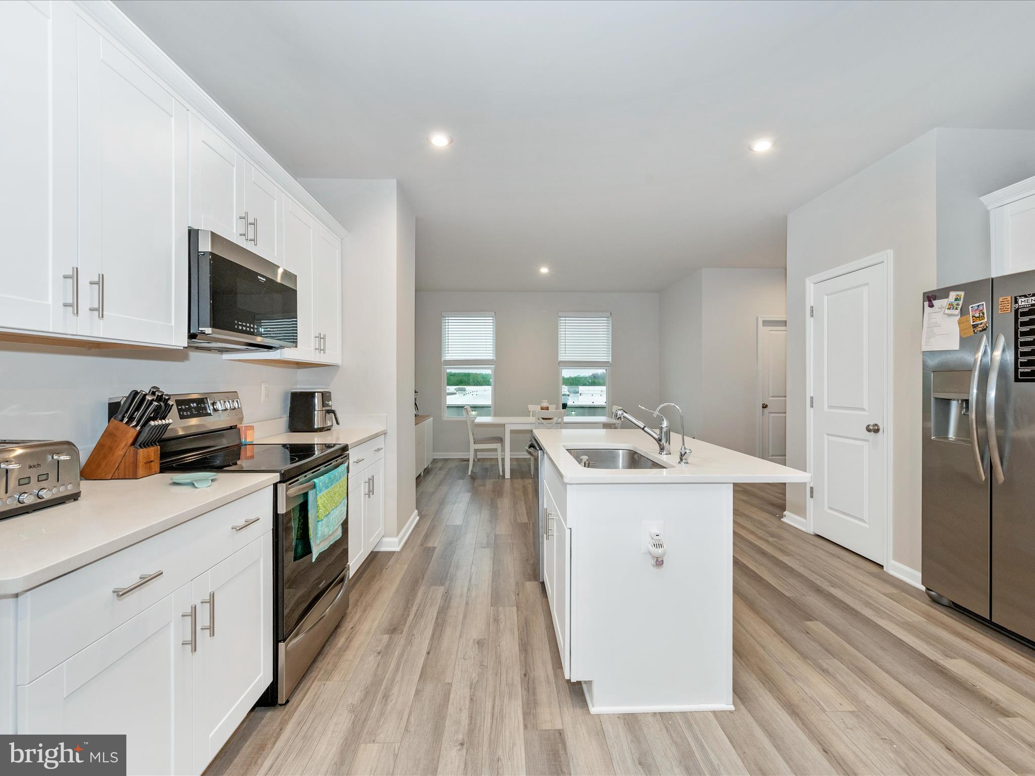 PRESIDENTS POINTE - Residential