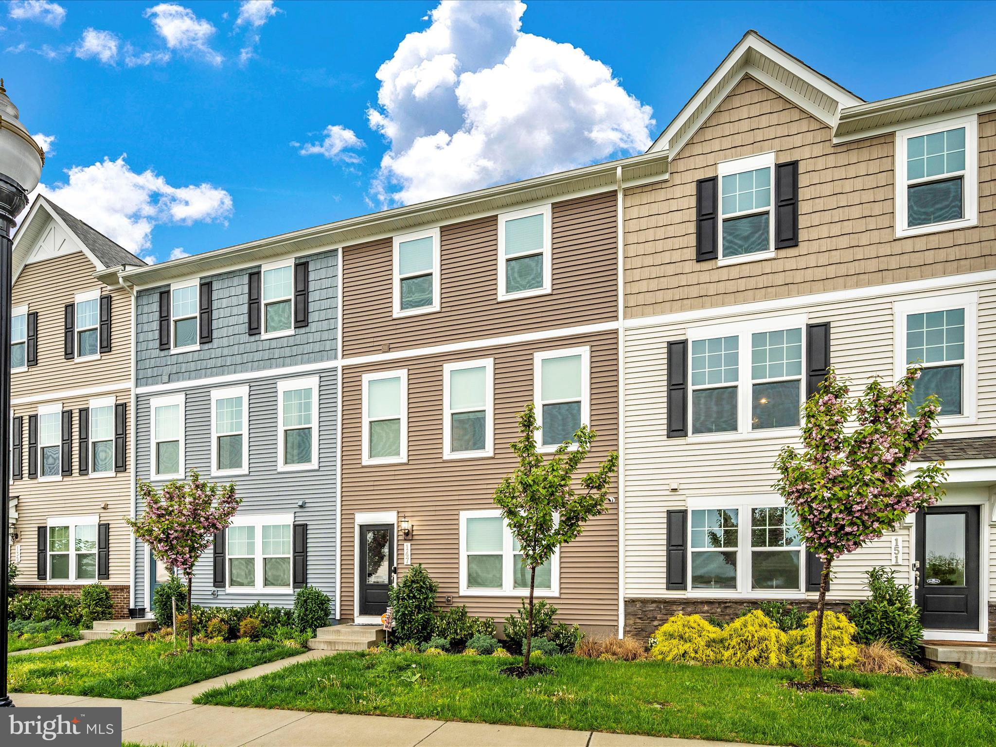 PRESIDENTS POINTE - Residential