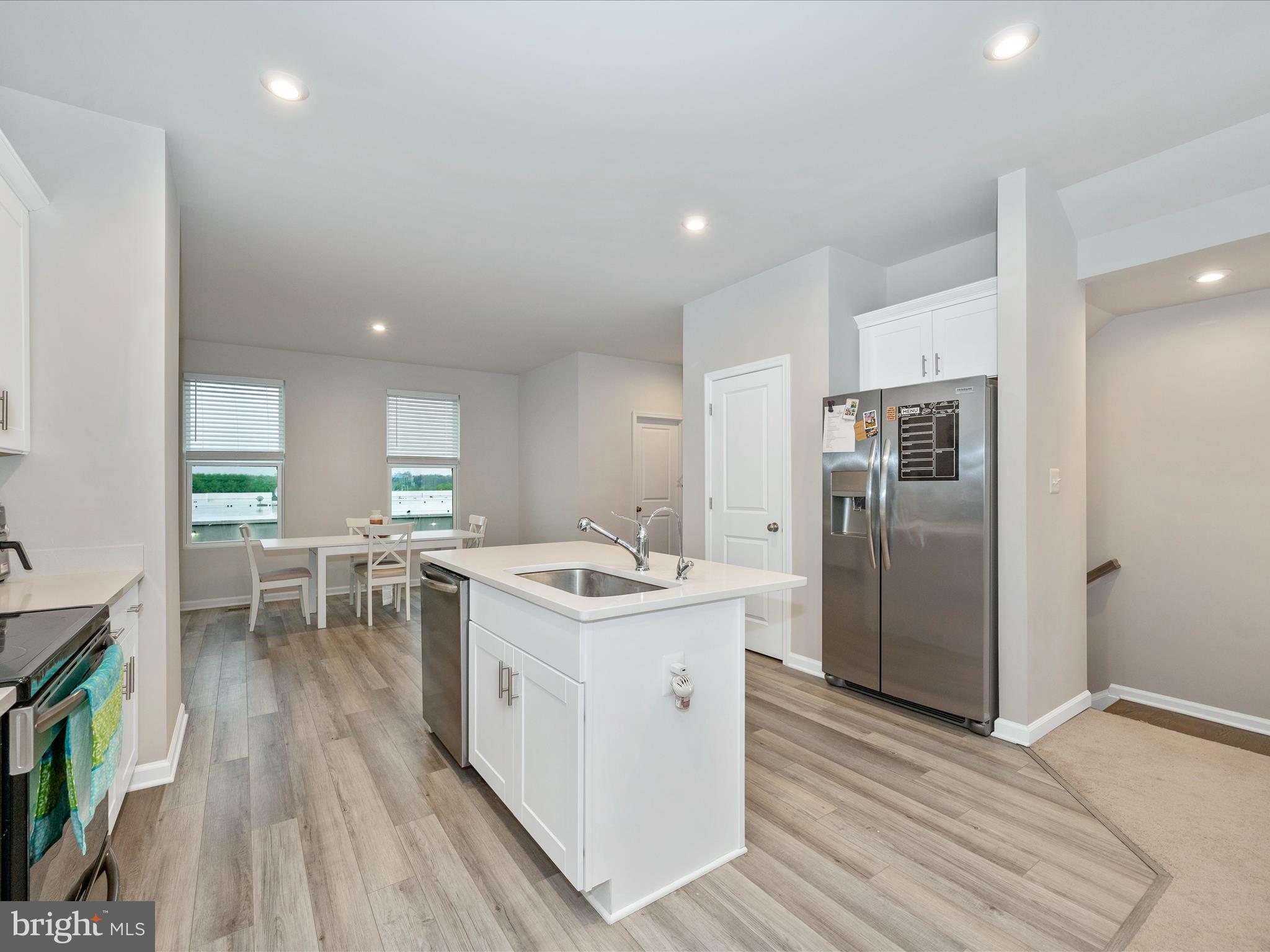 PRESIDENTS POINTE - Residential