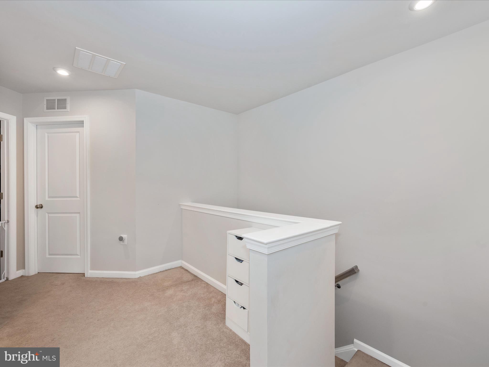 PRESIDENTS POINTE - Residential