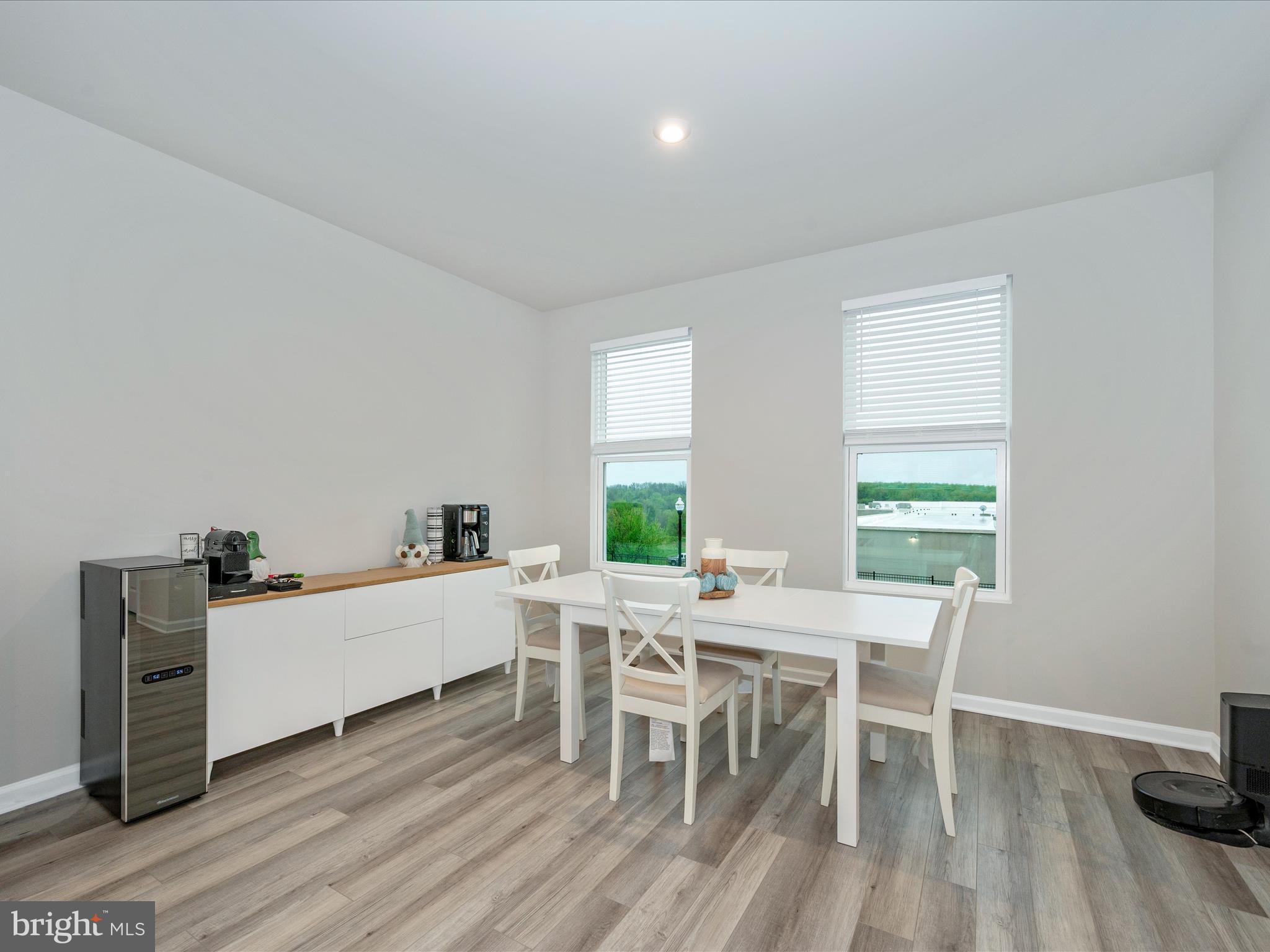 PRESIDENTS POINTE - Residential