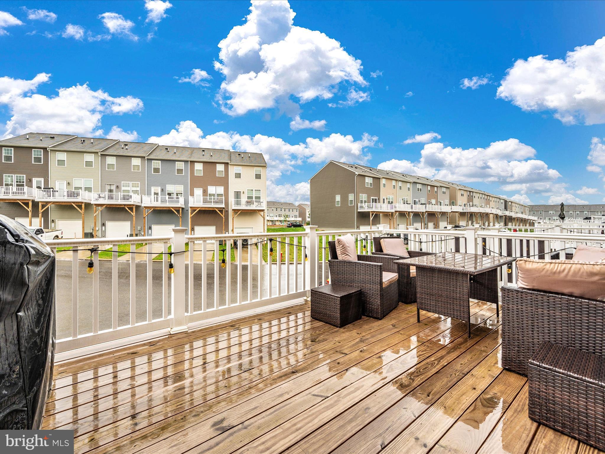 PRESIDENTS POINTE - Residential