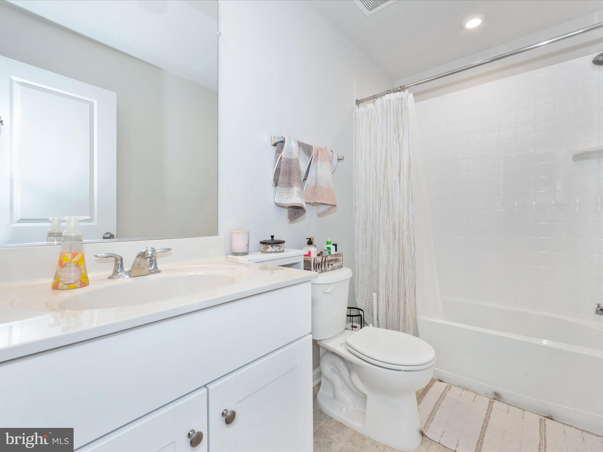 PRESIDENTS POINTE - Residential