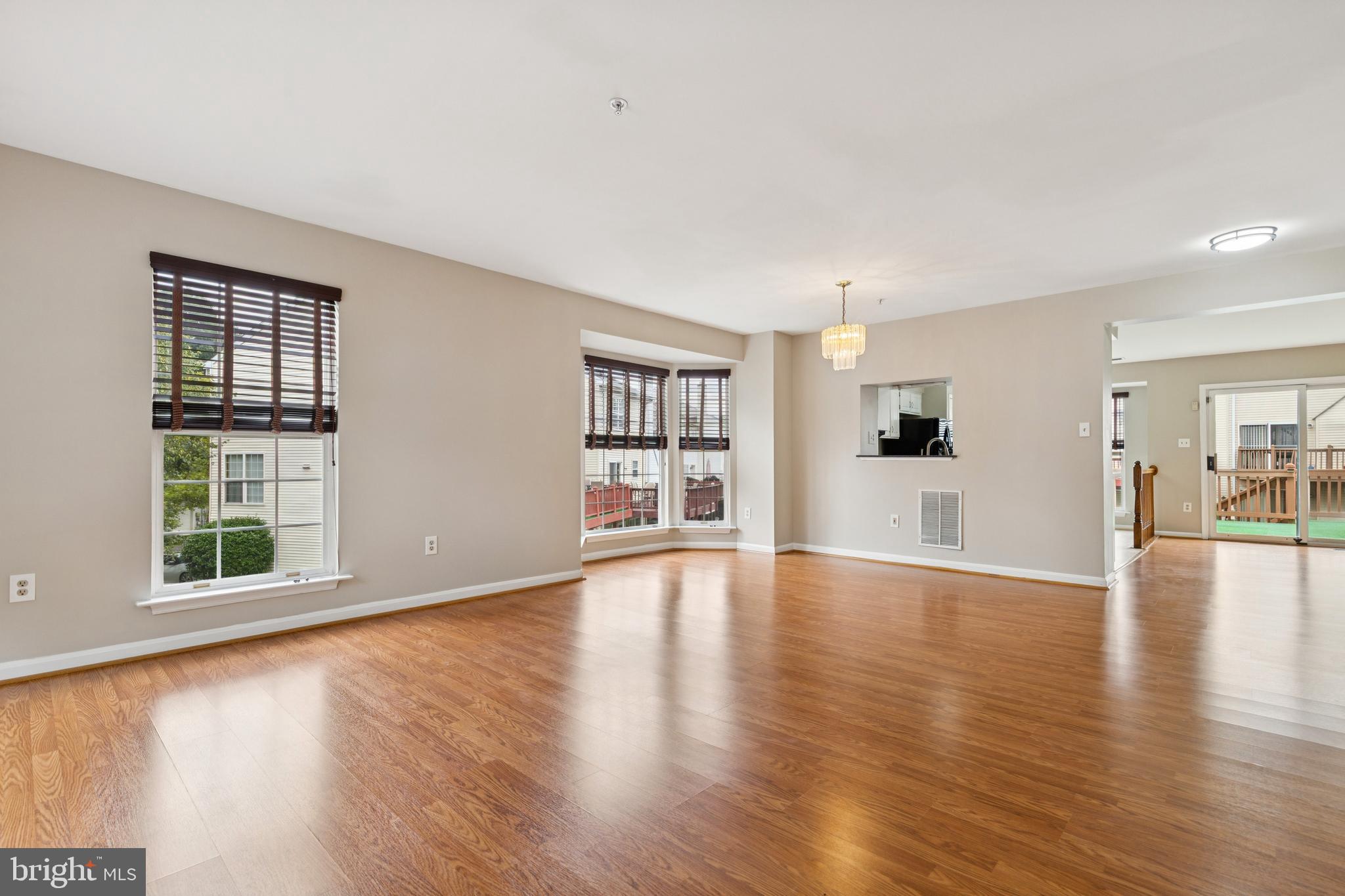 RUSSETT - Residential