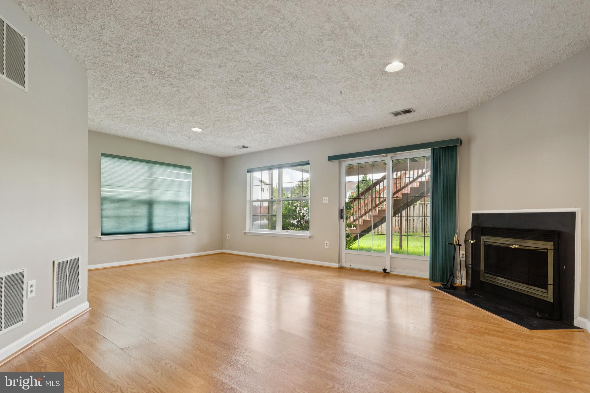 RUSSETT - Residential