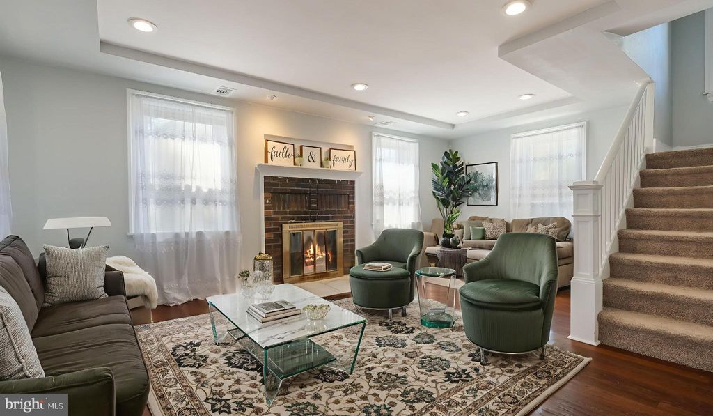 Photo of 712 N York Road, WILLOW GROVE, PA 19090 (MLS # PAMC2159428)