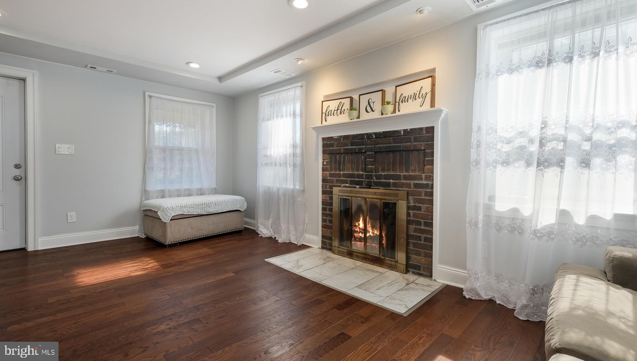 UPLAND VIL - Residential