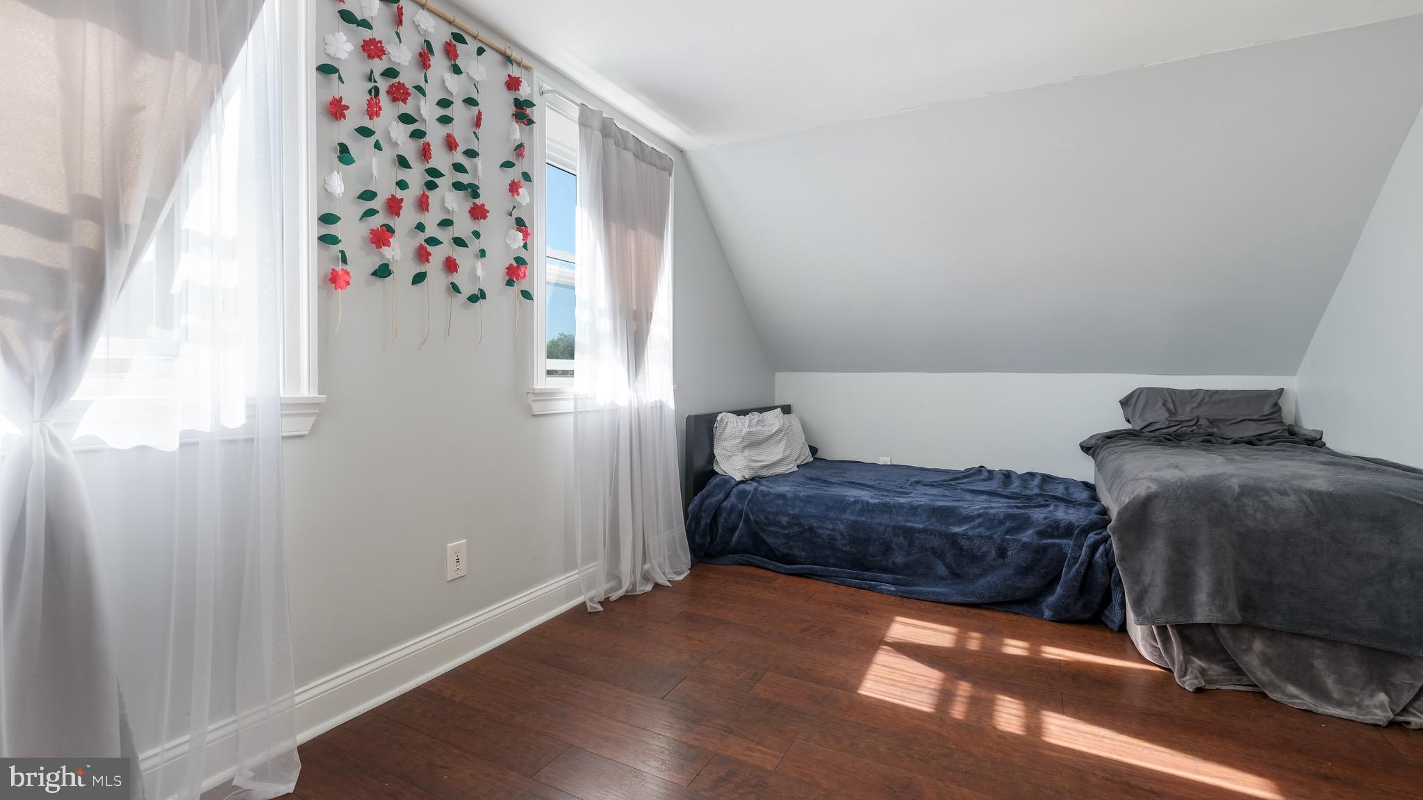 UPLAND VIL - Residential