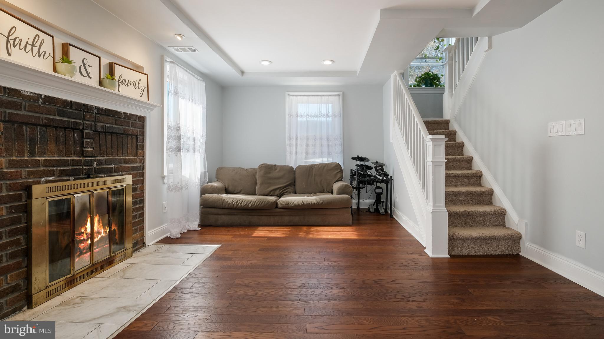 UPLAND VIL - Residential