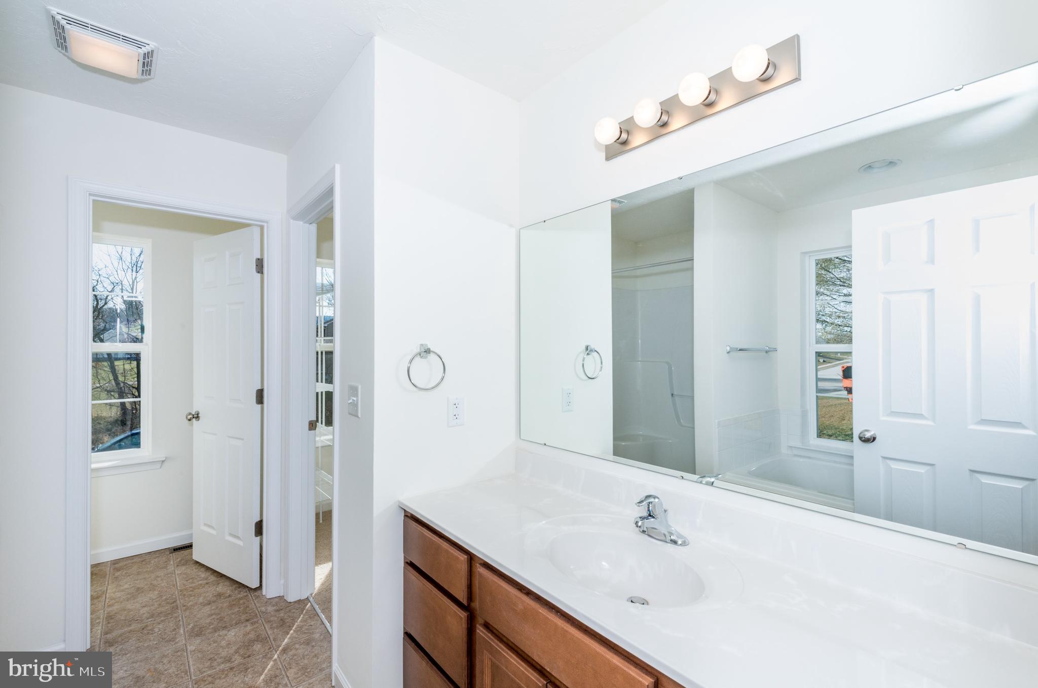 KINGS COURT AT BROWNSTONE - Residential