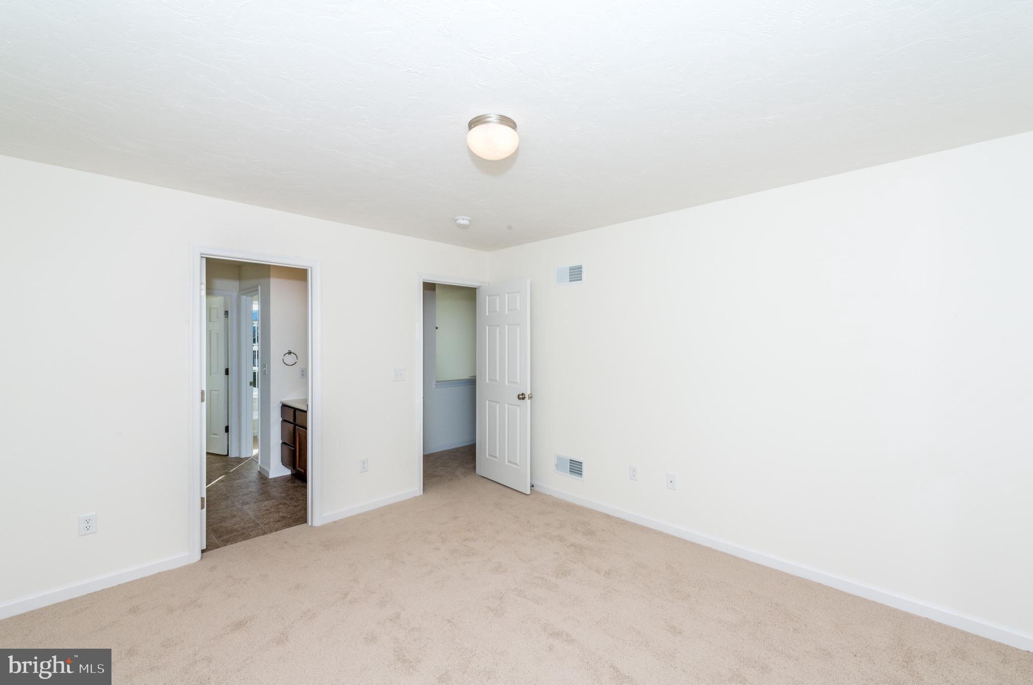 KINGS COURT AT BROWNSTONE - Residential