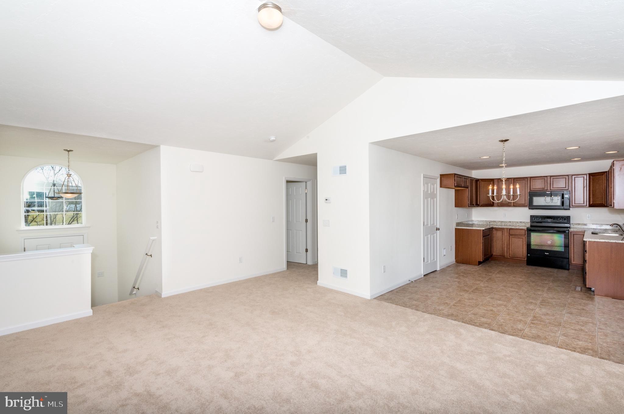 KINGS COURT AT BROWNSTONE - Residential