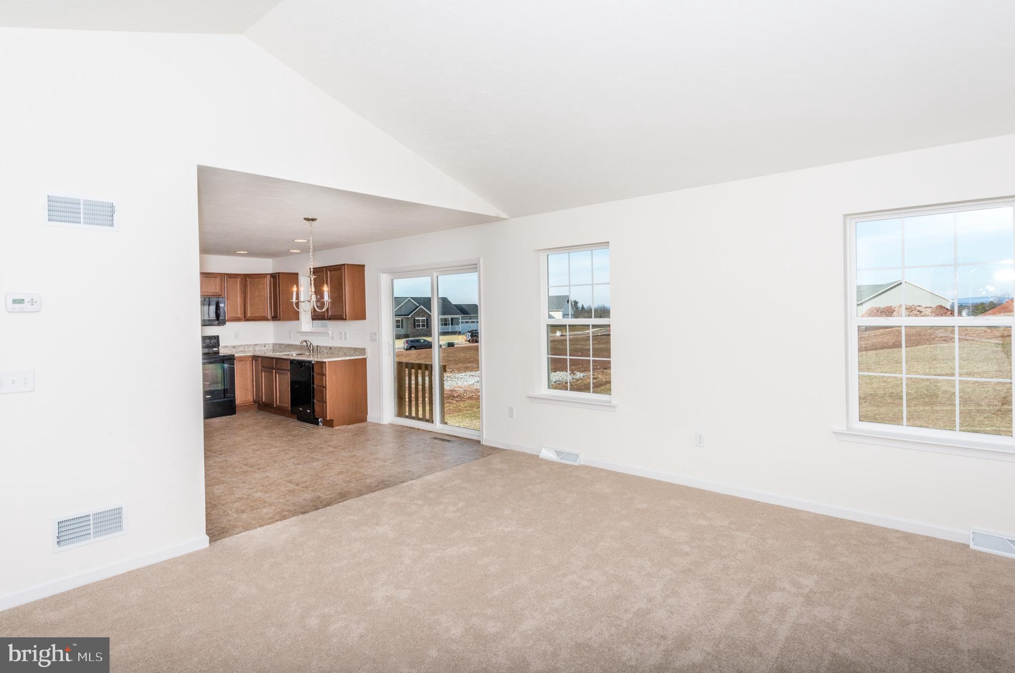 KINGS COURT AT BROWNSTONE - Residential