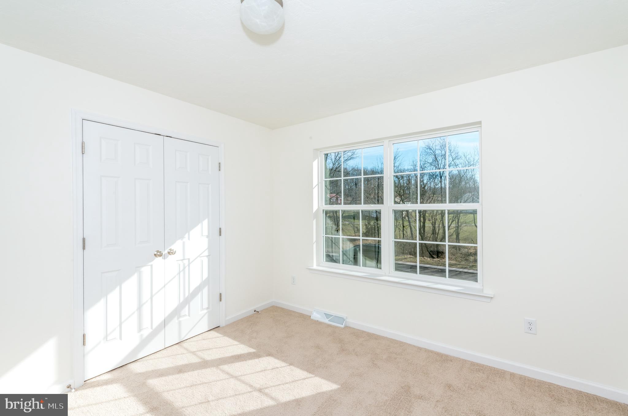 KINGS COURT AT BROWNSTONE - Residential