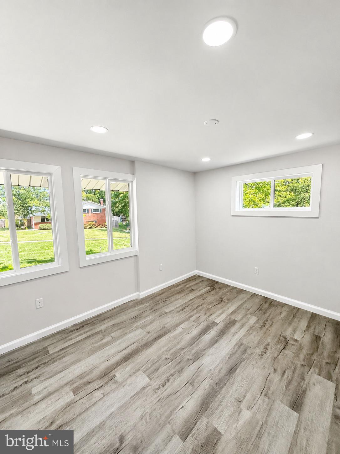 FOREST KNOLLS - Residential