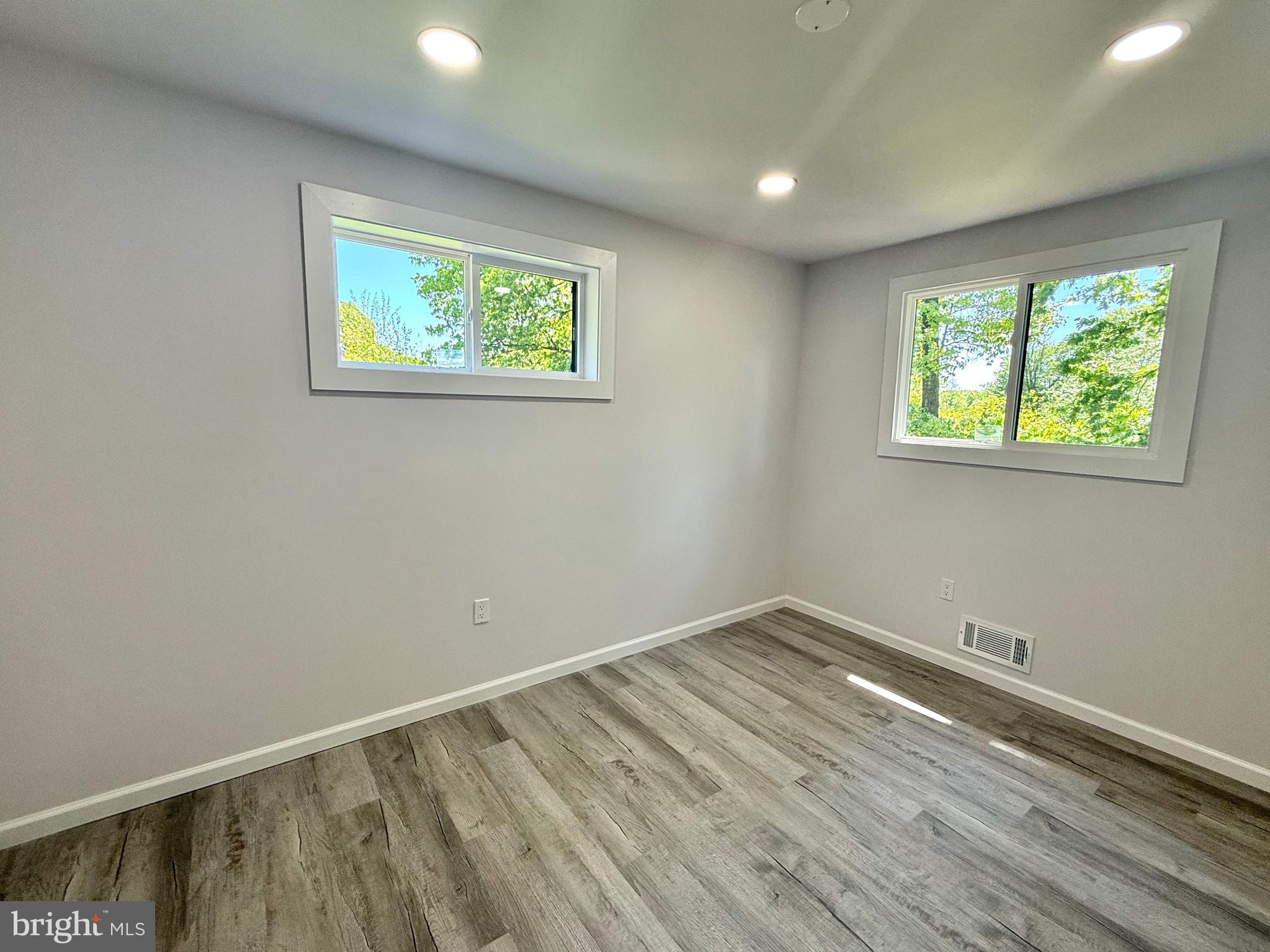 FOREST KNOLLS - Residential