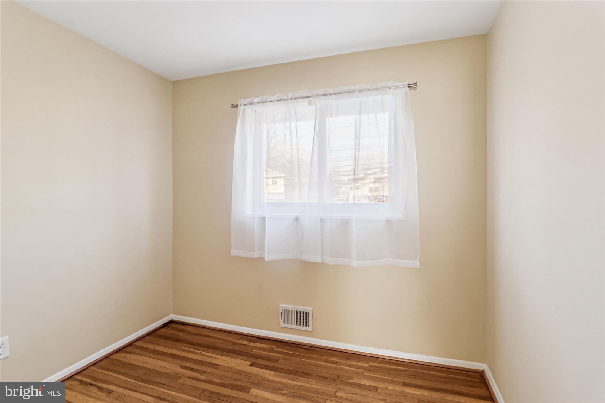 GARRETT FOREST - Residential Lease