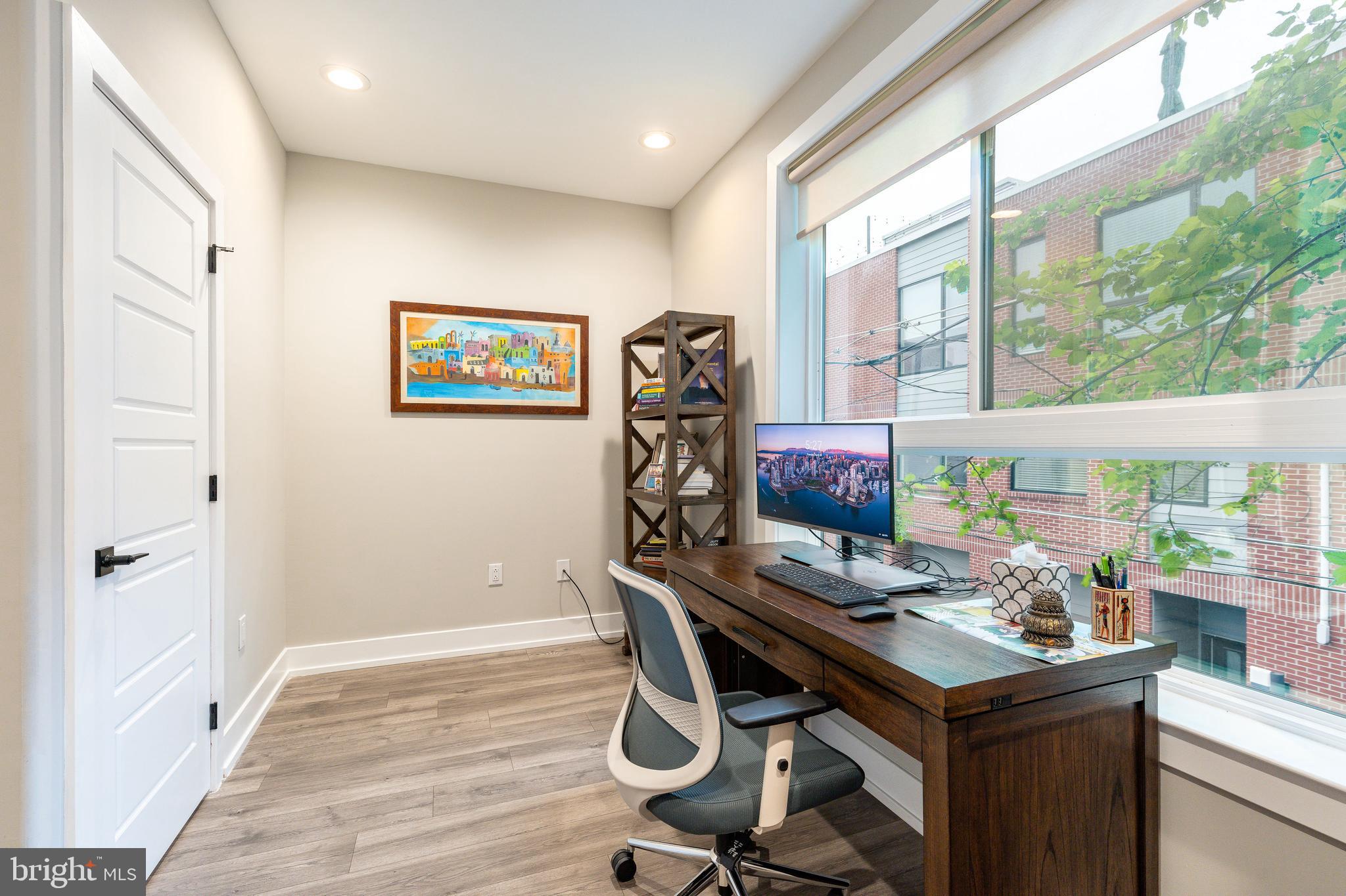 NORRIS SQUARE - Residential