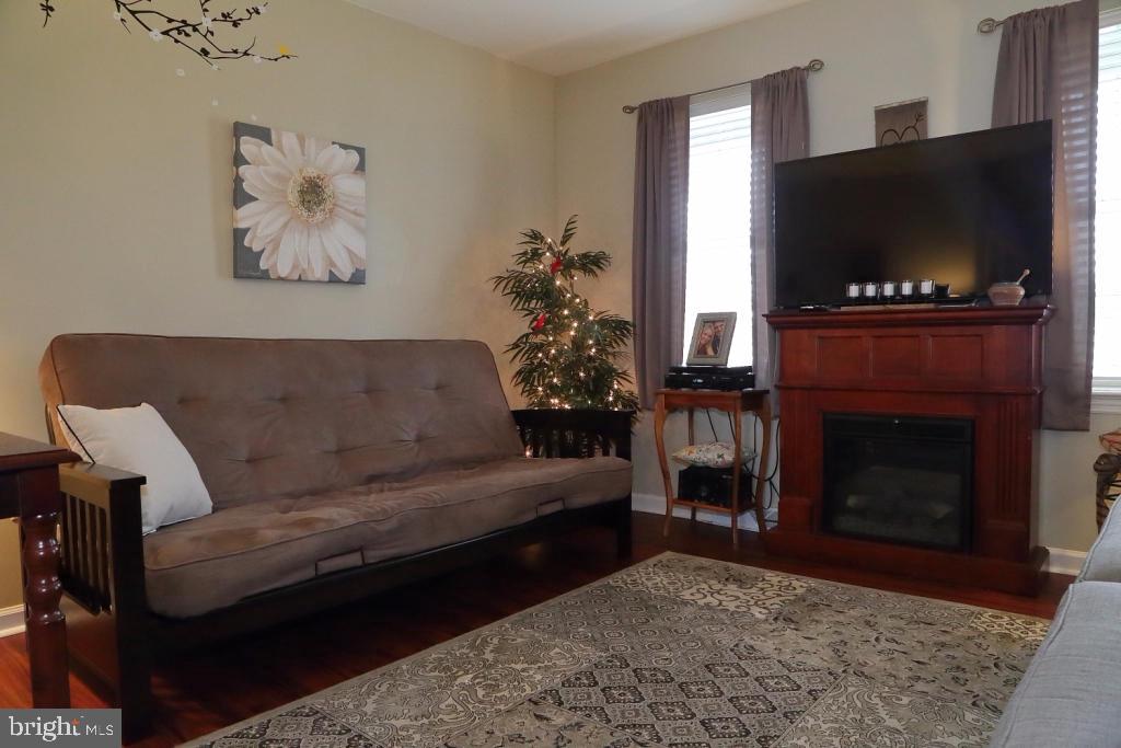 MALLARD POND - Residential