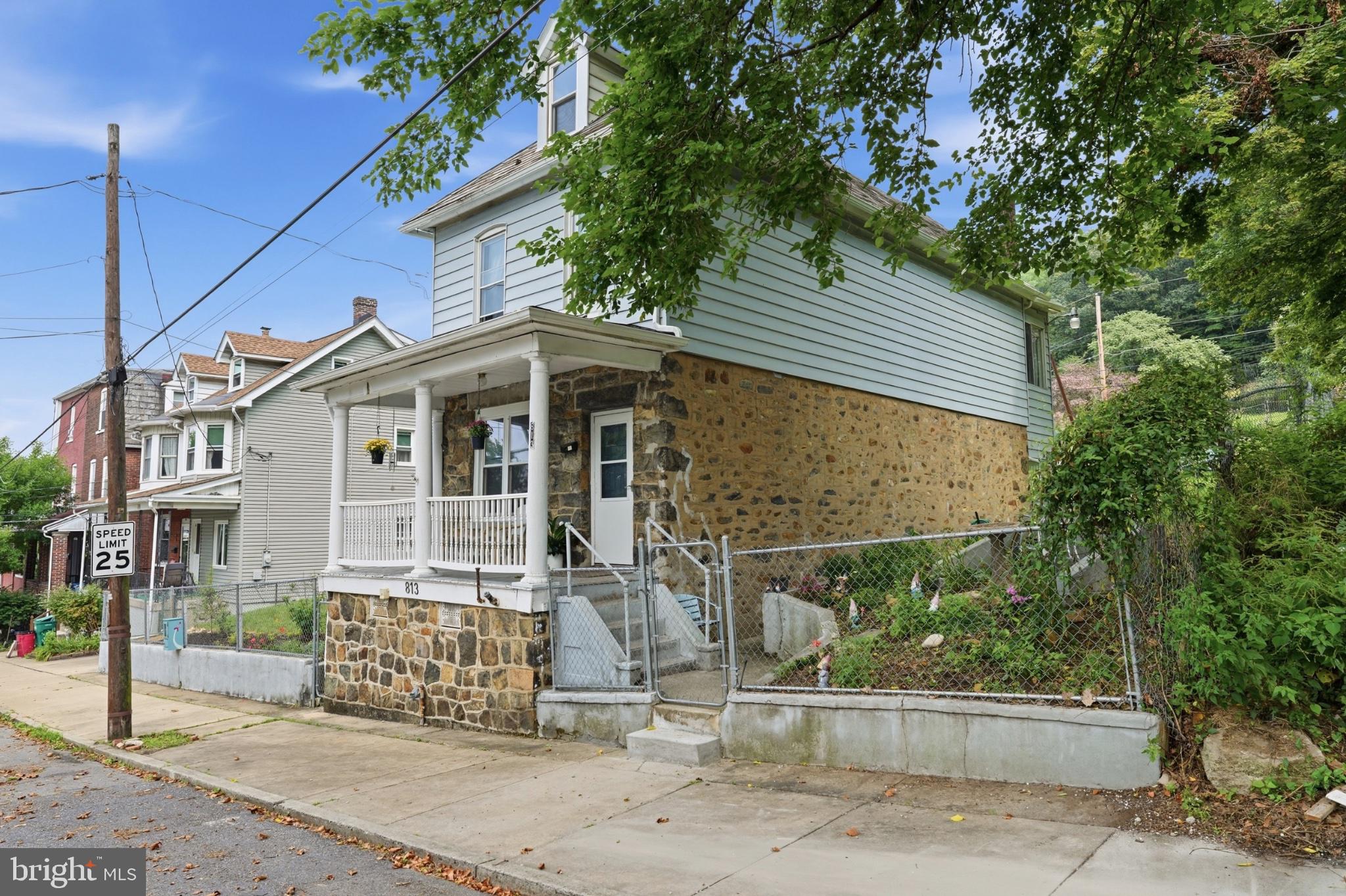 809 HAYES STREET 813