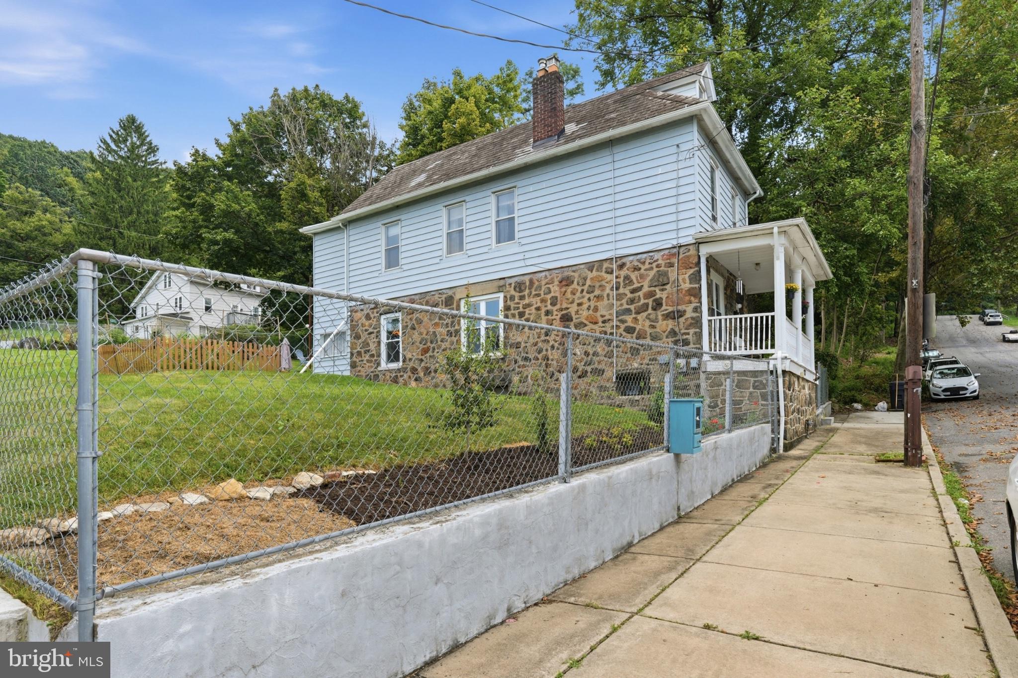 809 HAYES STREET 813