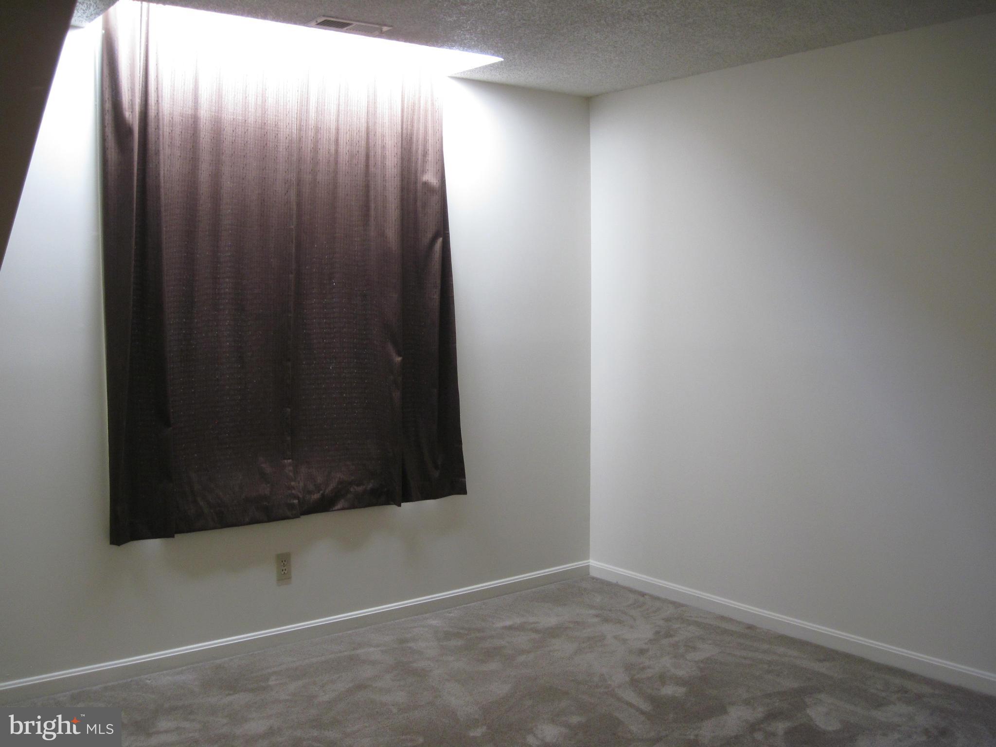 GREENVIEW WEST - Residential Lease